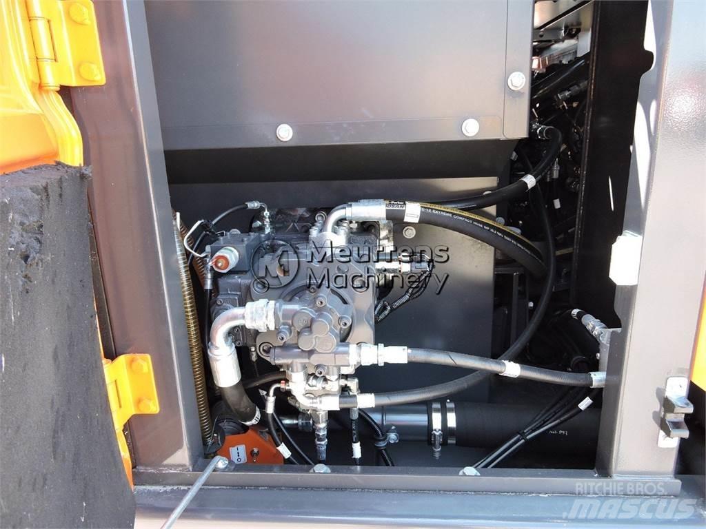 Doosan DX140LC Escavadeiras de esteiras