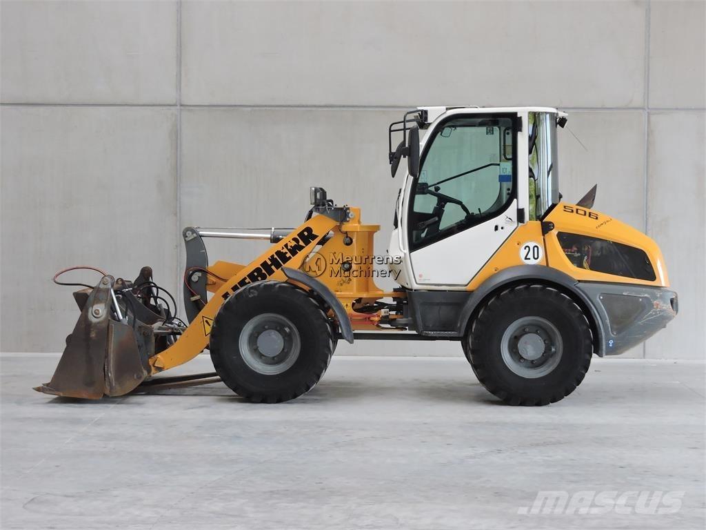 Liebherr L506 + FORK Carregadeiras de rodas