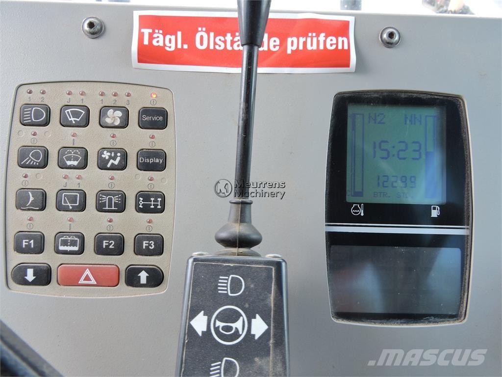 New Holland F106.6A Motoniveladoras