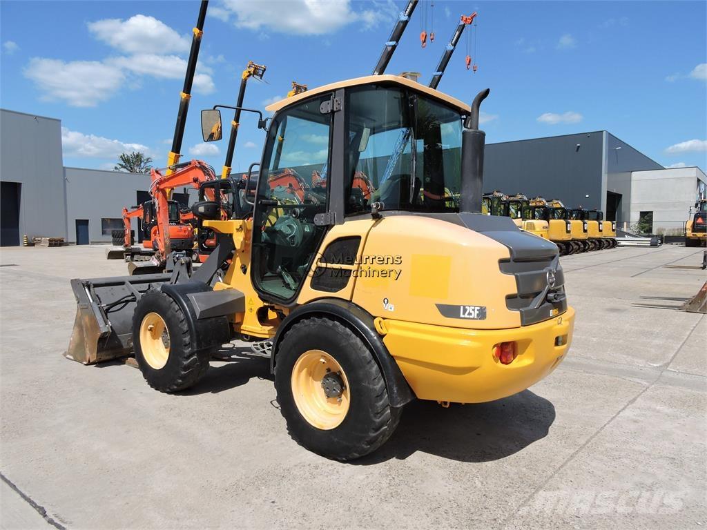 Volvo L25F + FORK Carregadeiras de rodas