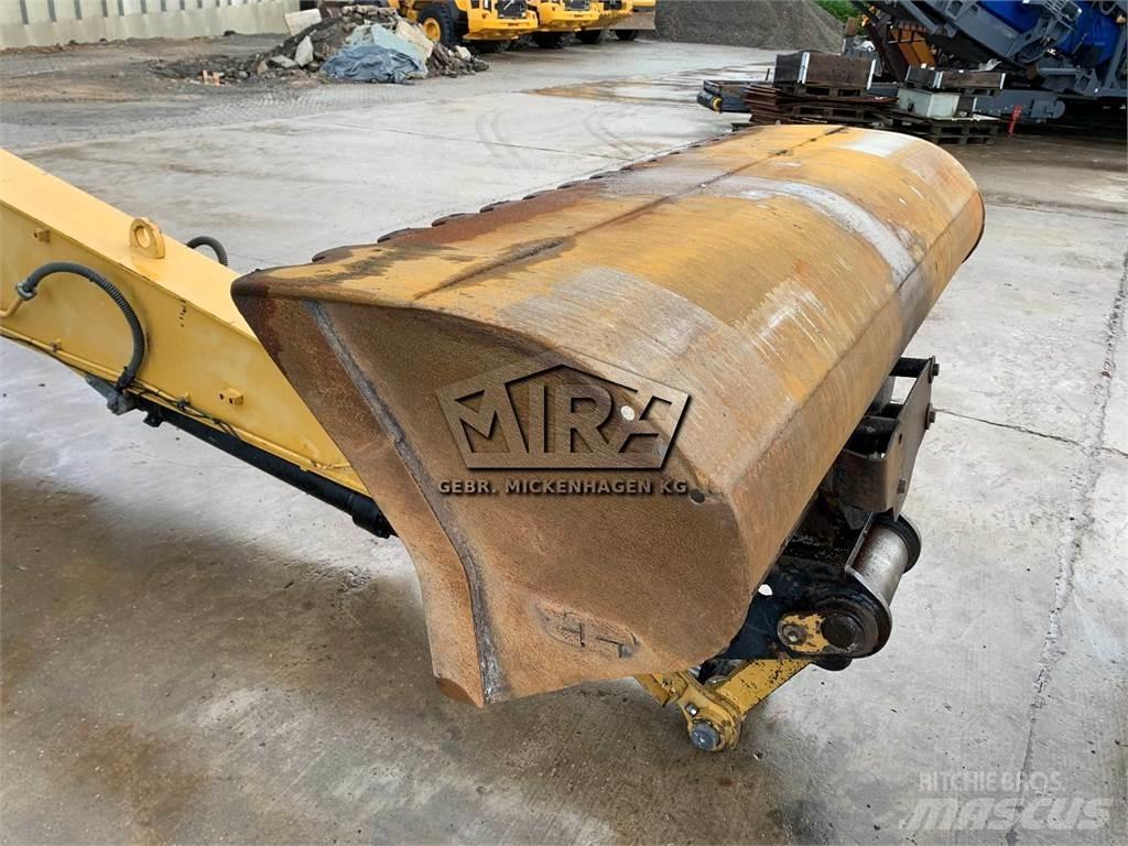 CAT 2000 mm Retroescavadoras