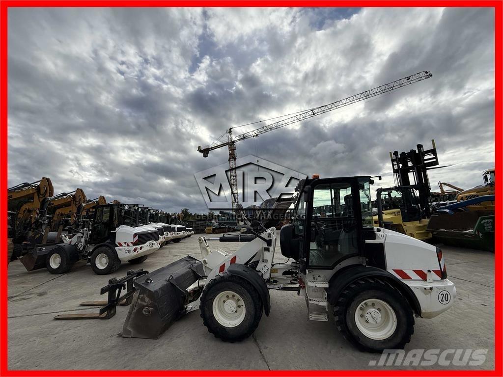 CAT 908M Carregadeiras de rodas
