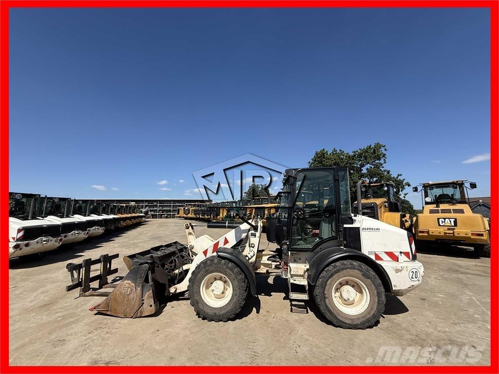 CAT 908M Carregadeiras de rodas