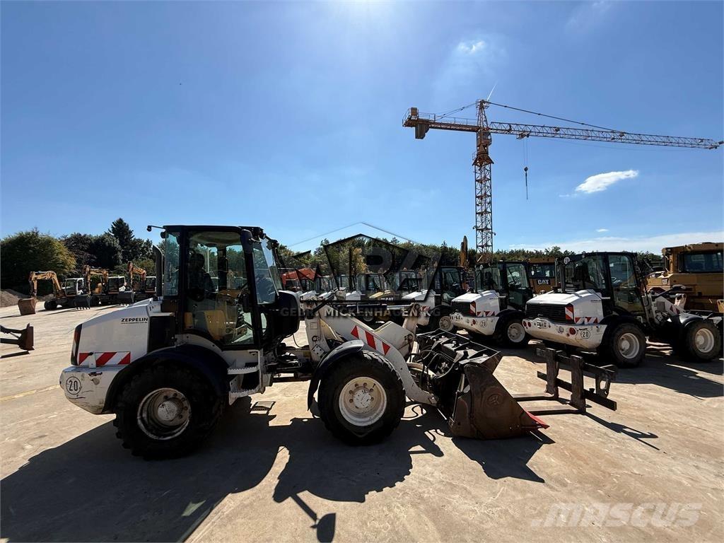 CAT 908M Carregadeiras de rodas