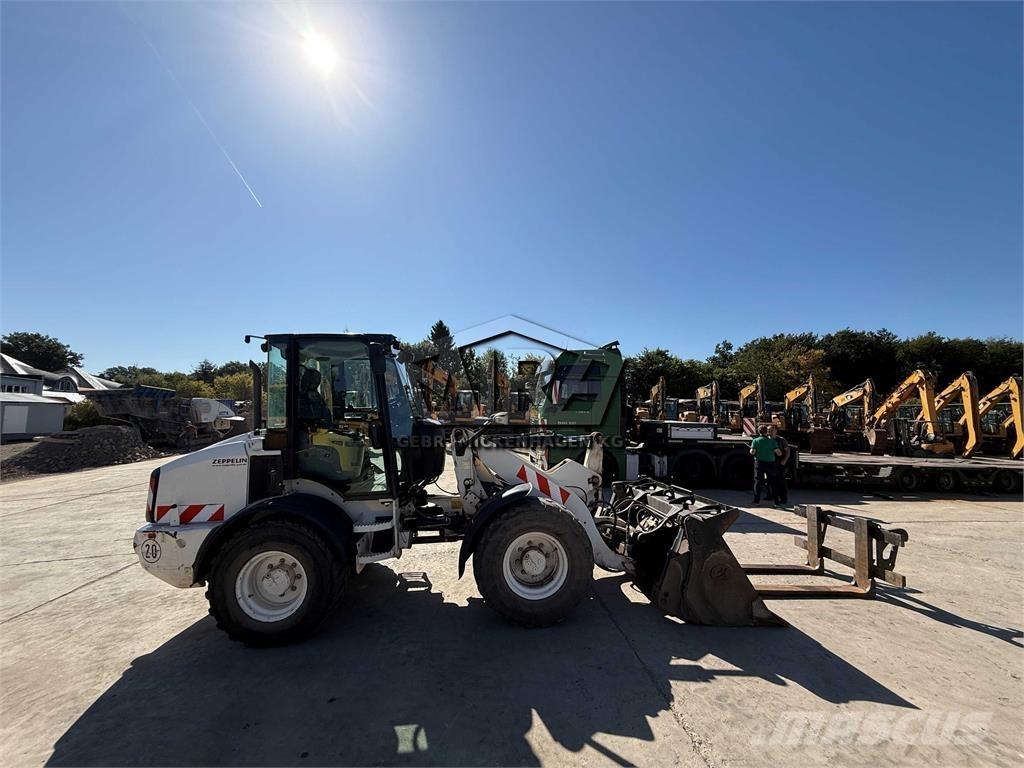 CAT 908M Carregadeiras de rodas