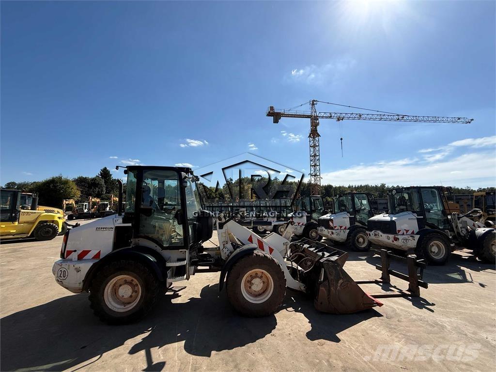 CAT 908M Carregadeiras de rodas