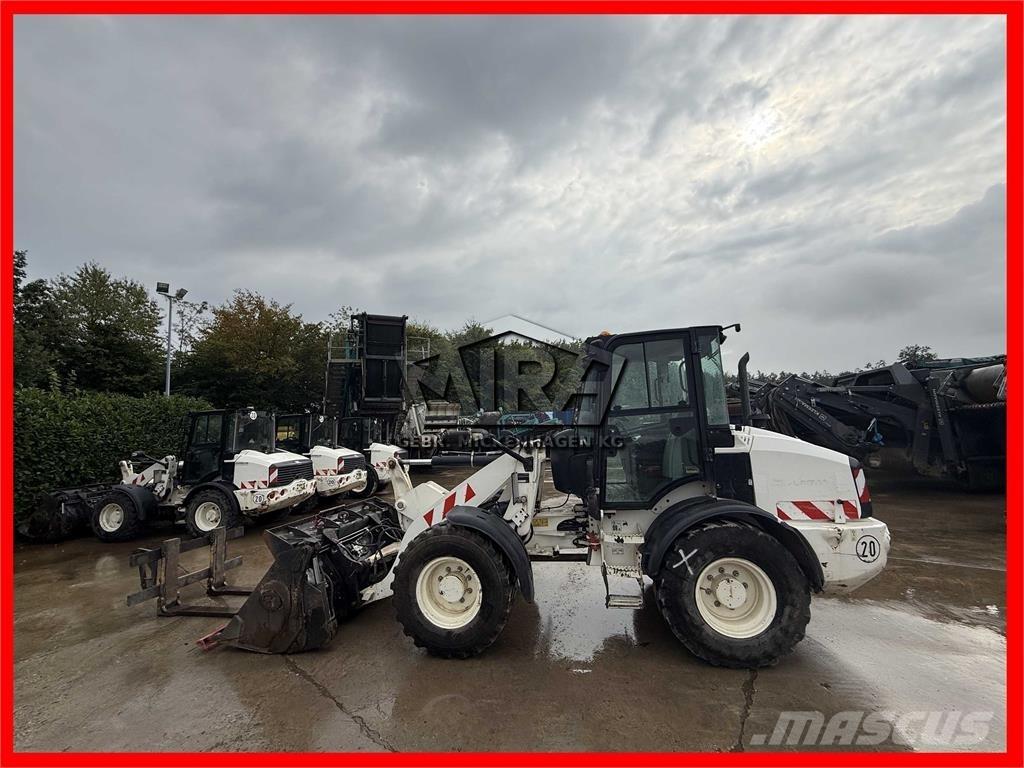 CAT 908M Carregadeiras de rodas