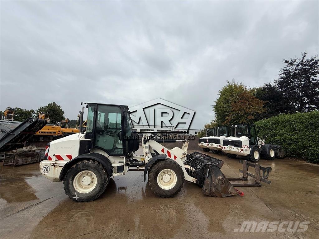 CAT 908M Carregadeiras de rodas