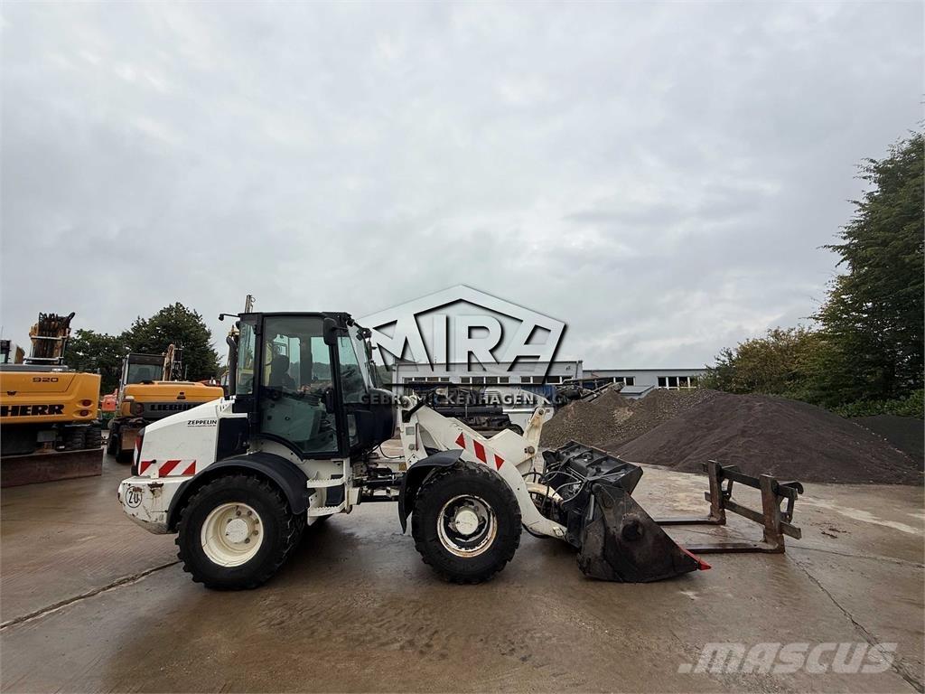 CAT 908M Carregadeiras de rodas