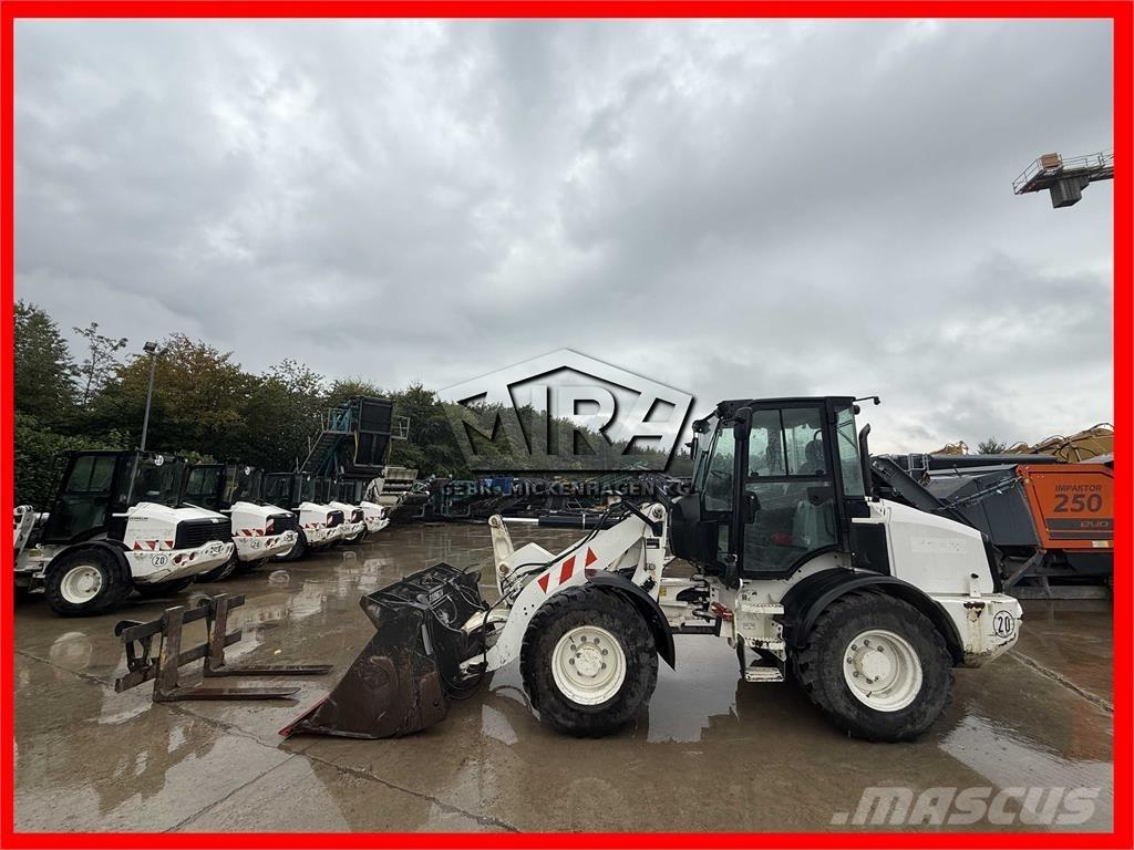 CAT 908M Carregadeiras de rodas