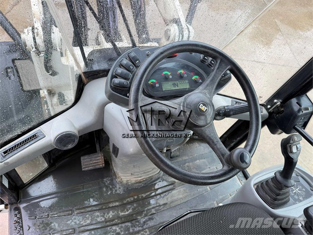 CAT 908M Carregadeiras de rodas
