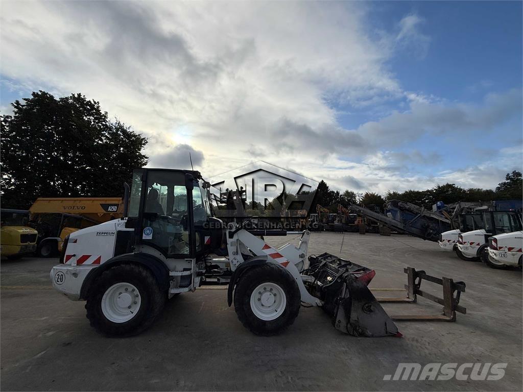 CAT 908M Carregadeiras de rodas