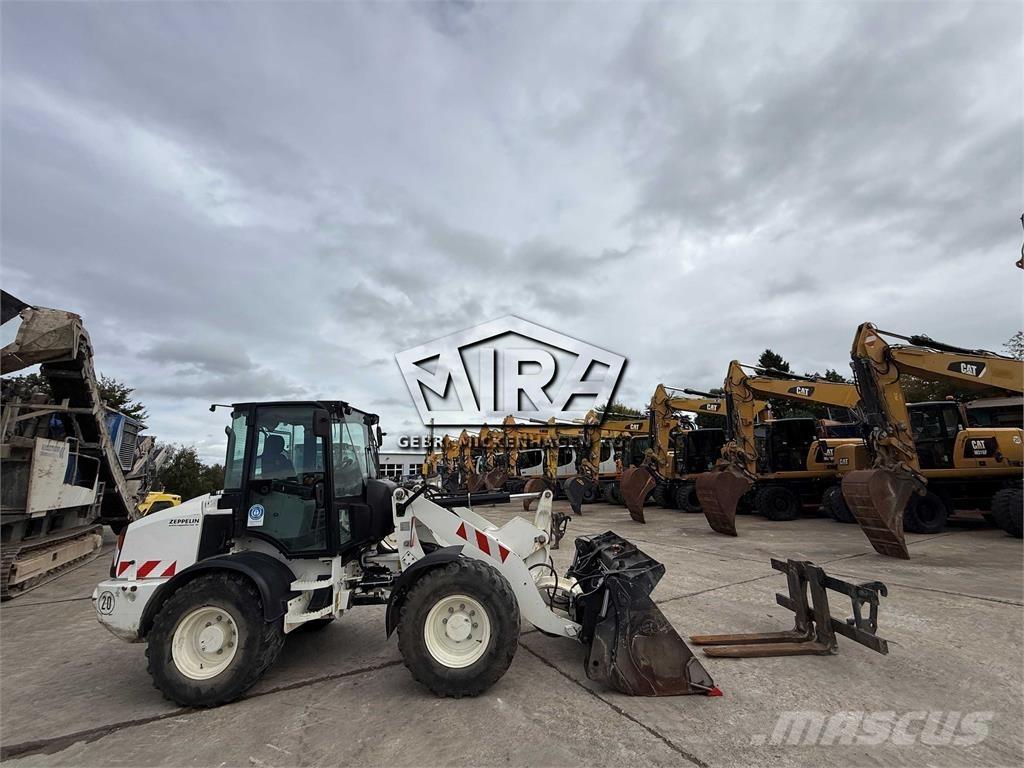 CAT 908M Carregadeiras de rodas