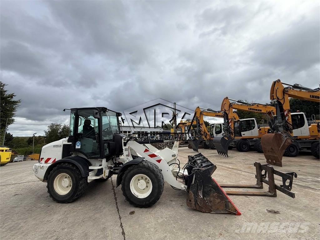 CAT 908M Carregadeiras de rodas