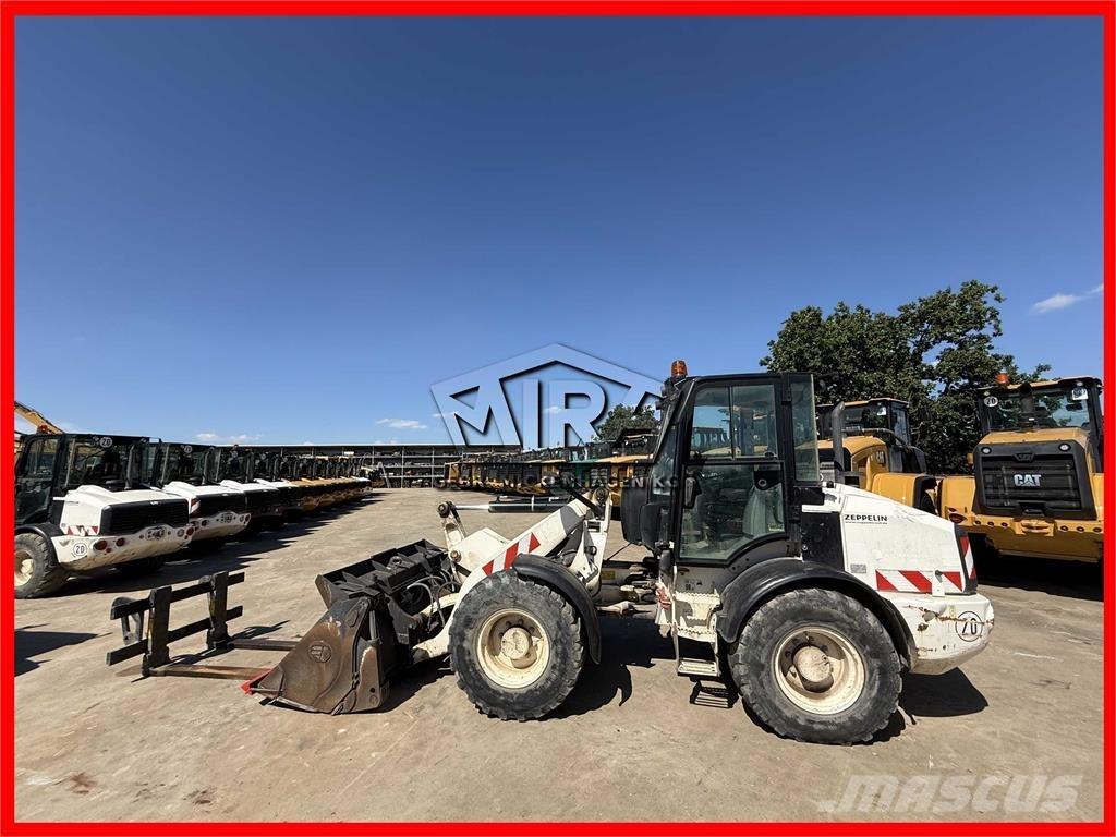 CAT 908M Carregadeiras de rodas