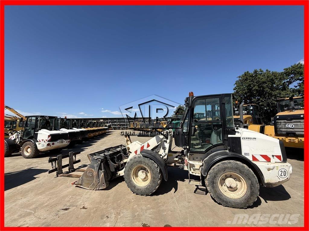 CAT 908M Carregadeiras de rodas