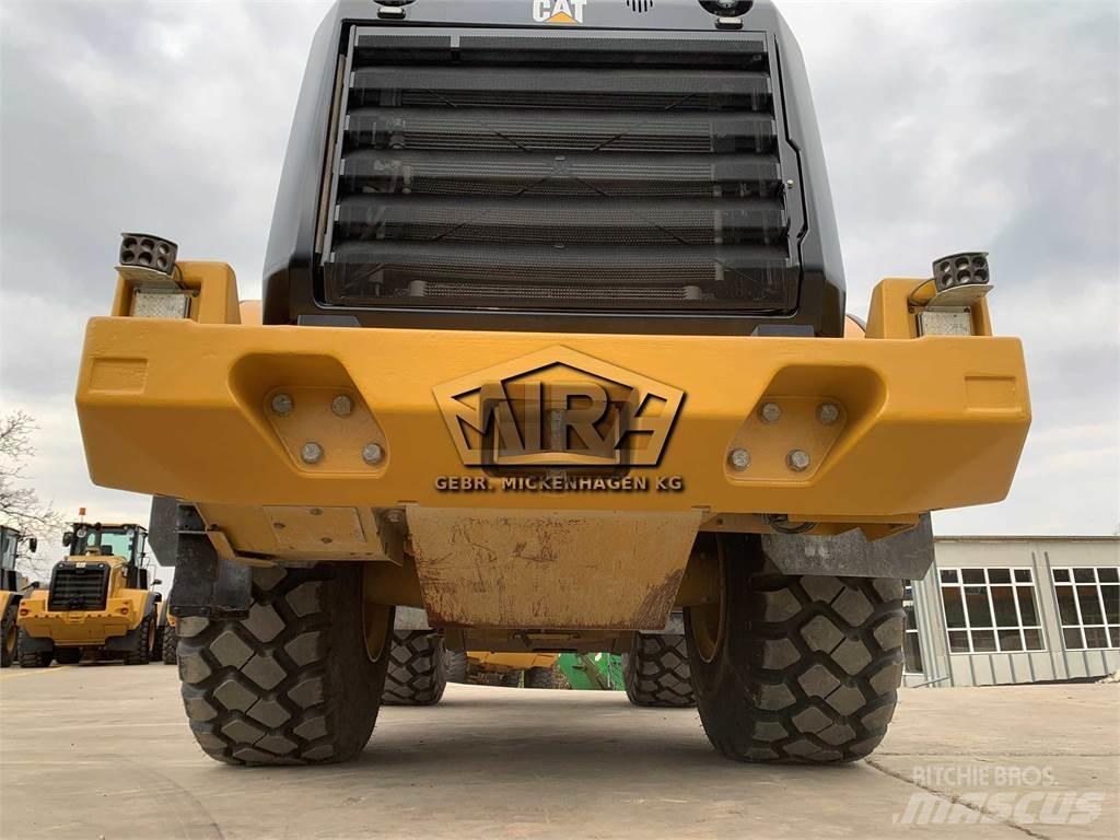 CAT 966M Carregadeiras de rodas