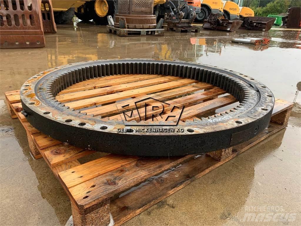 CAT Drehkranz Chassis e suspensões