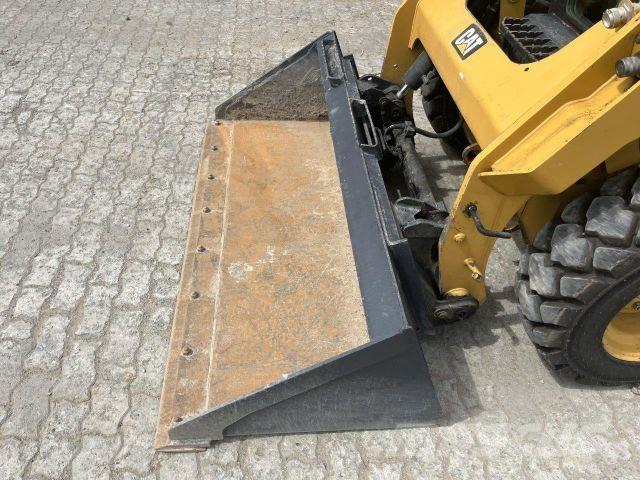 CAT 242D Construção - Outros
