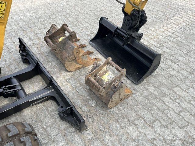 CAT 302 CR Construção - Outros
