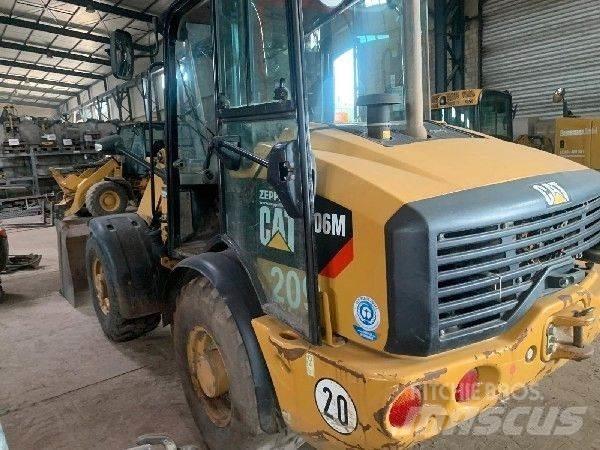 CAT 906M Carregadeiras de rodas