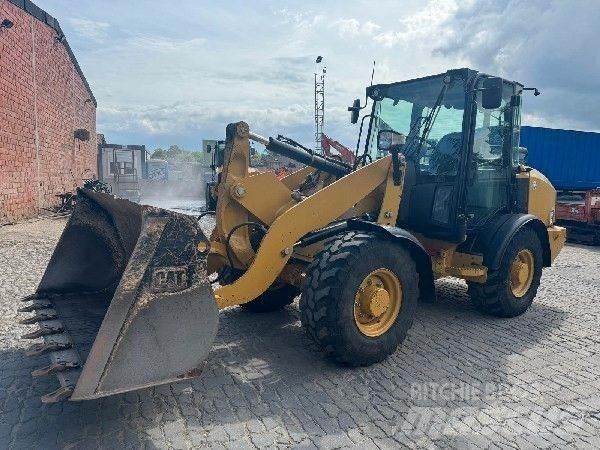 CAT 906M Carregadeiras de rodas