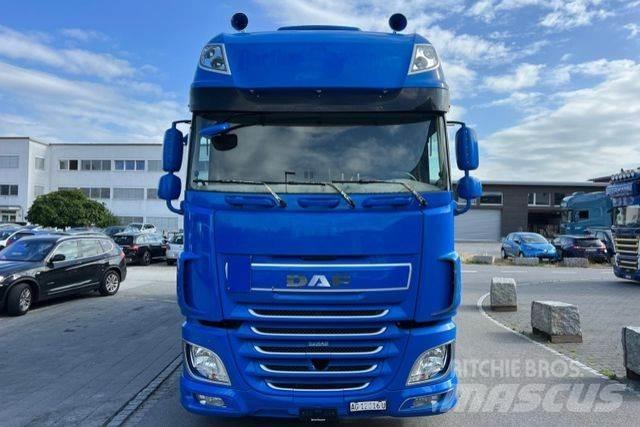DAF XF510 6x2 Camiões caixa cortinas laterais