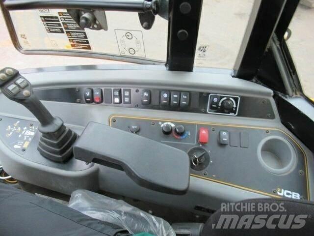 JCB TM220 Agri Carregadoras frontais e escavadoras