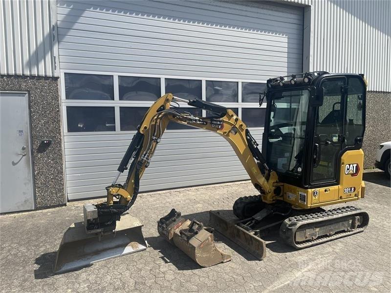 CAT 301.8 Miniescavadeiras