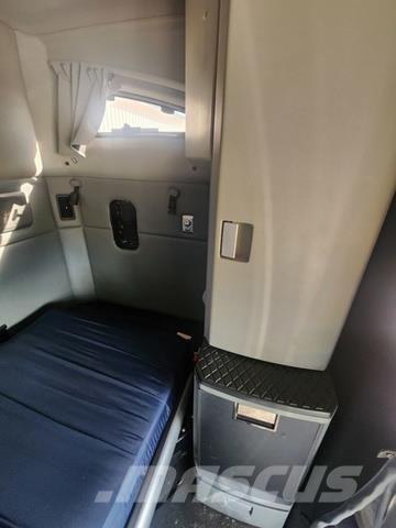 Kenworth T880 Outros