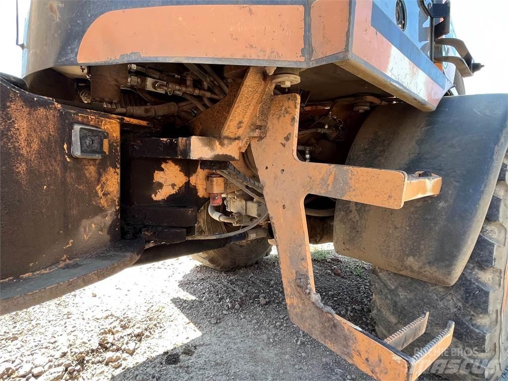 CASE 321E Carregadeiras de rodas