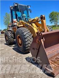 CASE 621C Carregadeiras de rodas