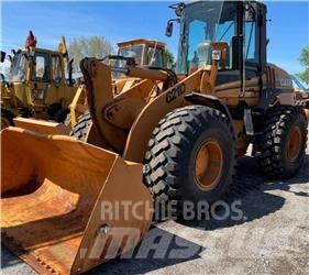 CASE 621D Carregadeiras de rodas