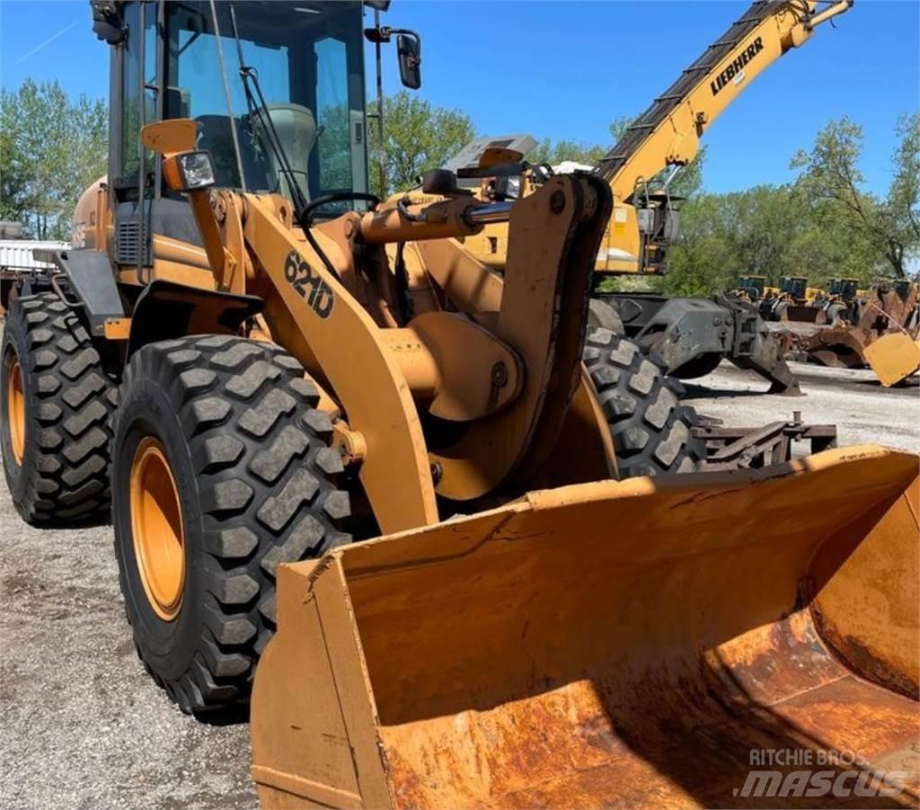 CASE 621D Carregadeiras de rodas