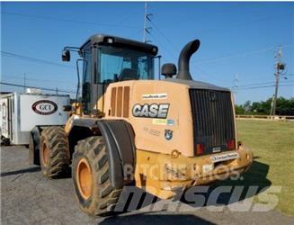 CASE 621F Carregadeiras de rodas