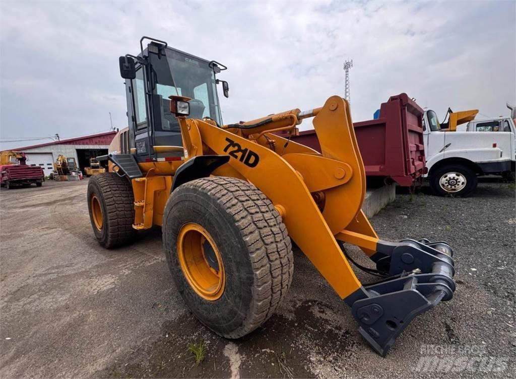 CASE 721 D Carregadeiras de rodas