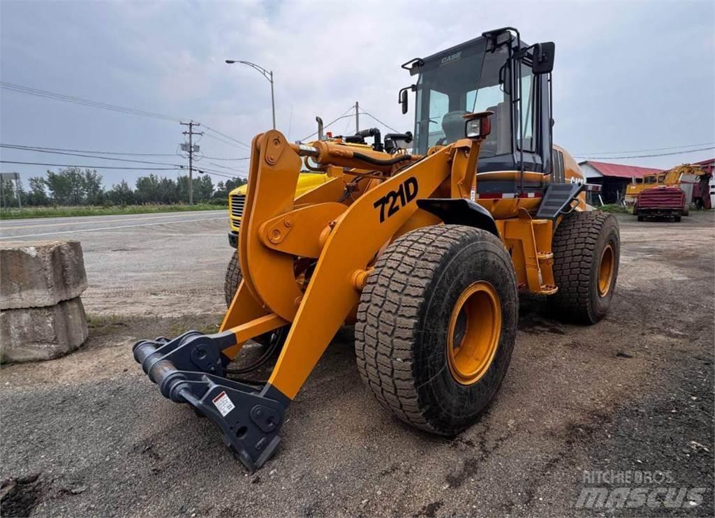 CASE 721 D Carregadeiras de rodas
