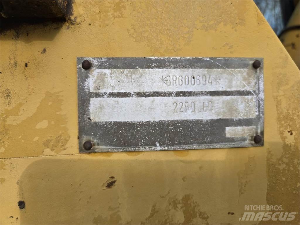 CAT 225D Escavadeiras de esteiras
