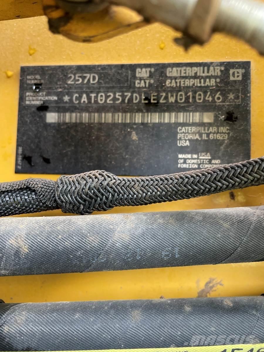 CAT 257D Minicarregadeiras