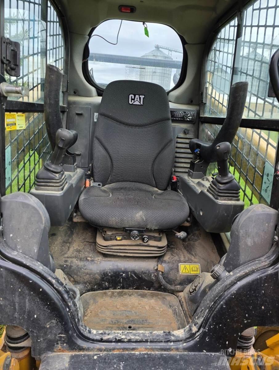 CAT 262D3 Minicarregadeiras