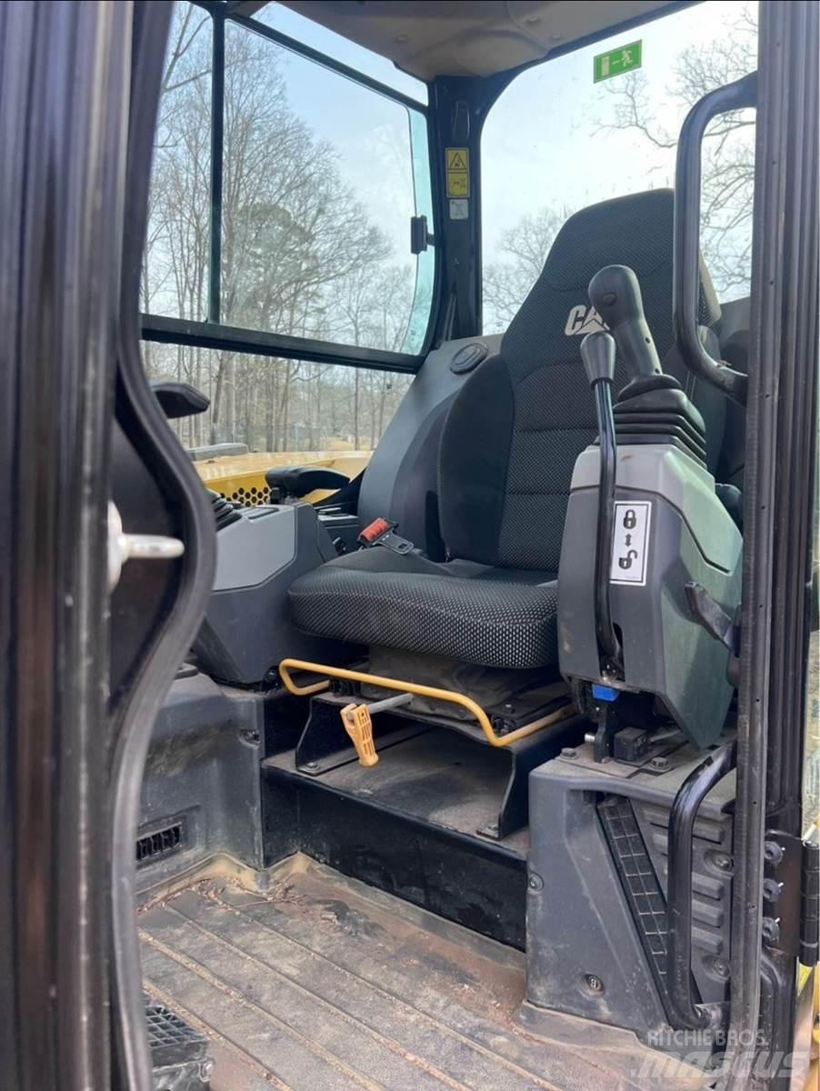 CAT 306 Miniescavadeiras