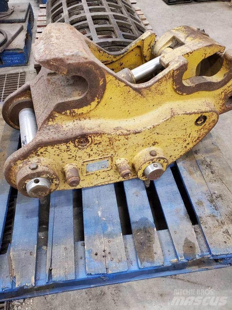 CAT 320DL Uniőes rápidas