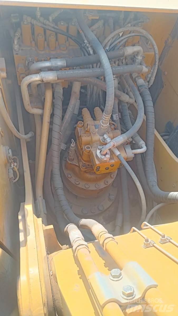 CAT 323D3 Escavadeiras de esteiras