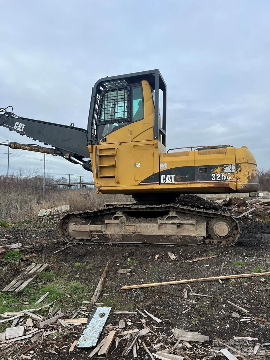CAT 325C Carregadores