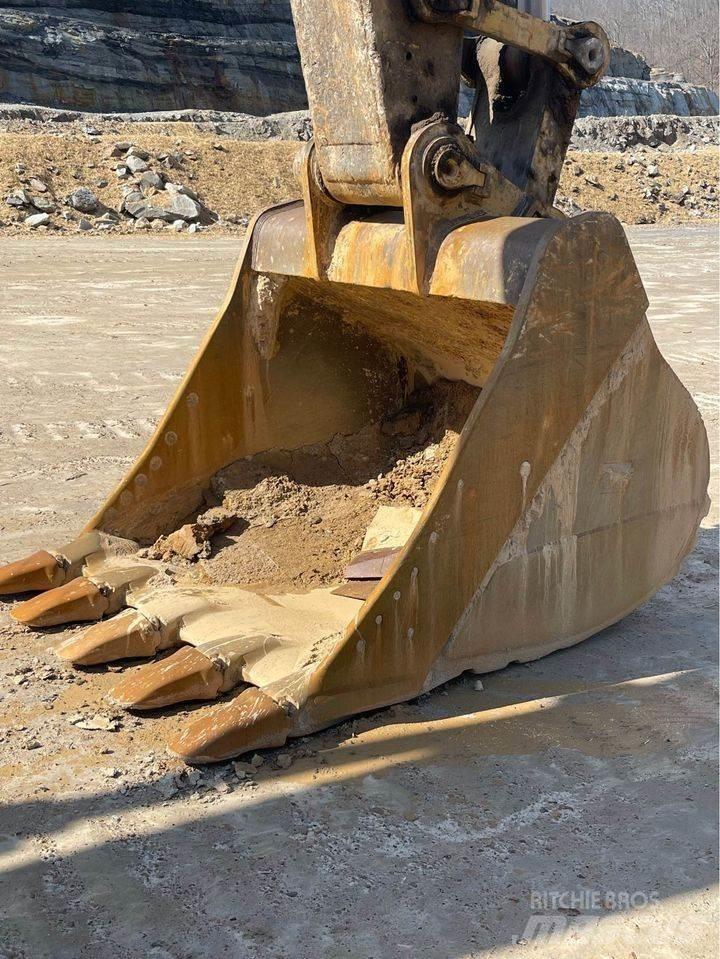CAT 374DL Escavadeiras de esteiras