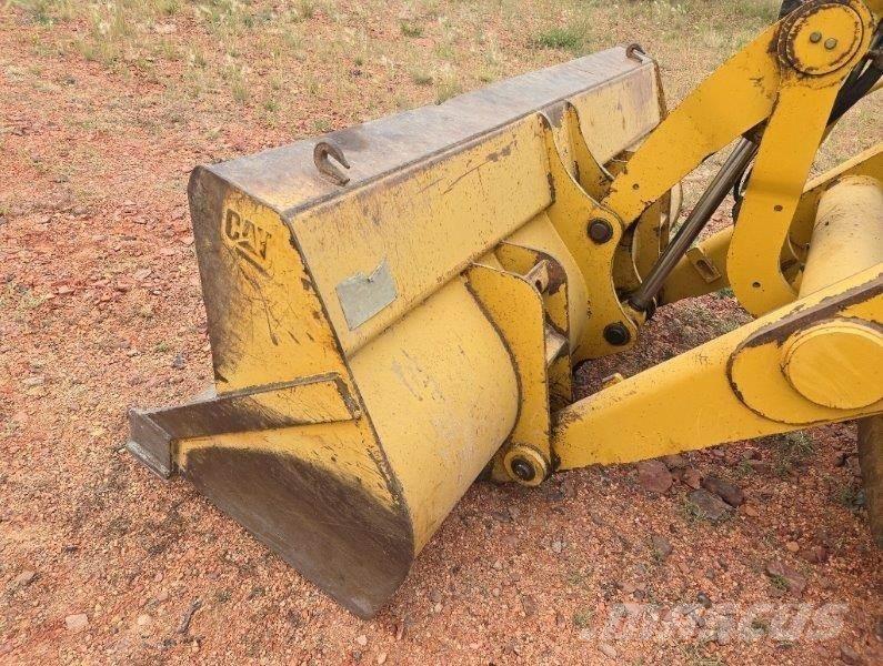 CAT 420D Retroescavadeiras