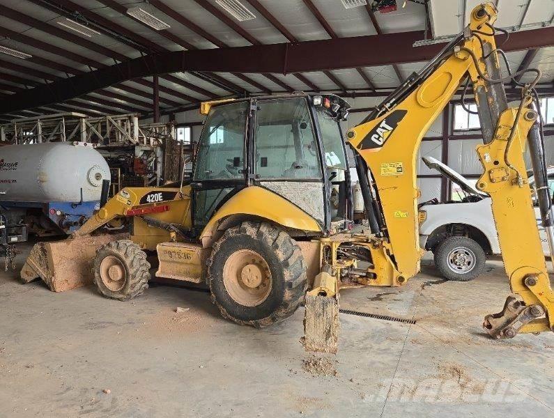 CAT 420E Retroescavadeiras