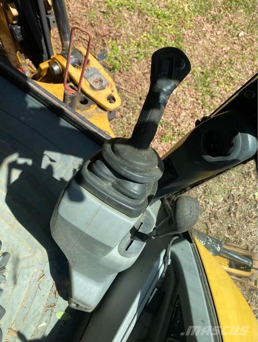 CAT 420E Retroescavadeiras