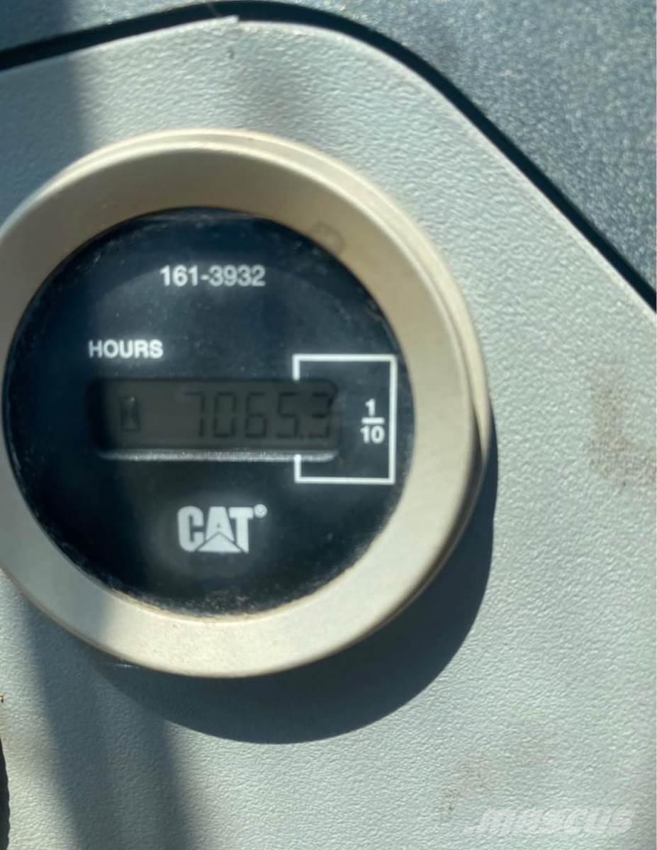 CAT 420E Retroescavadeiras