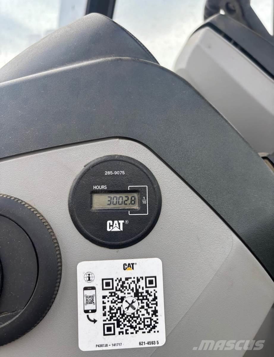 CAT 420E Retroescavadeiras